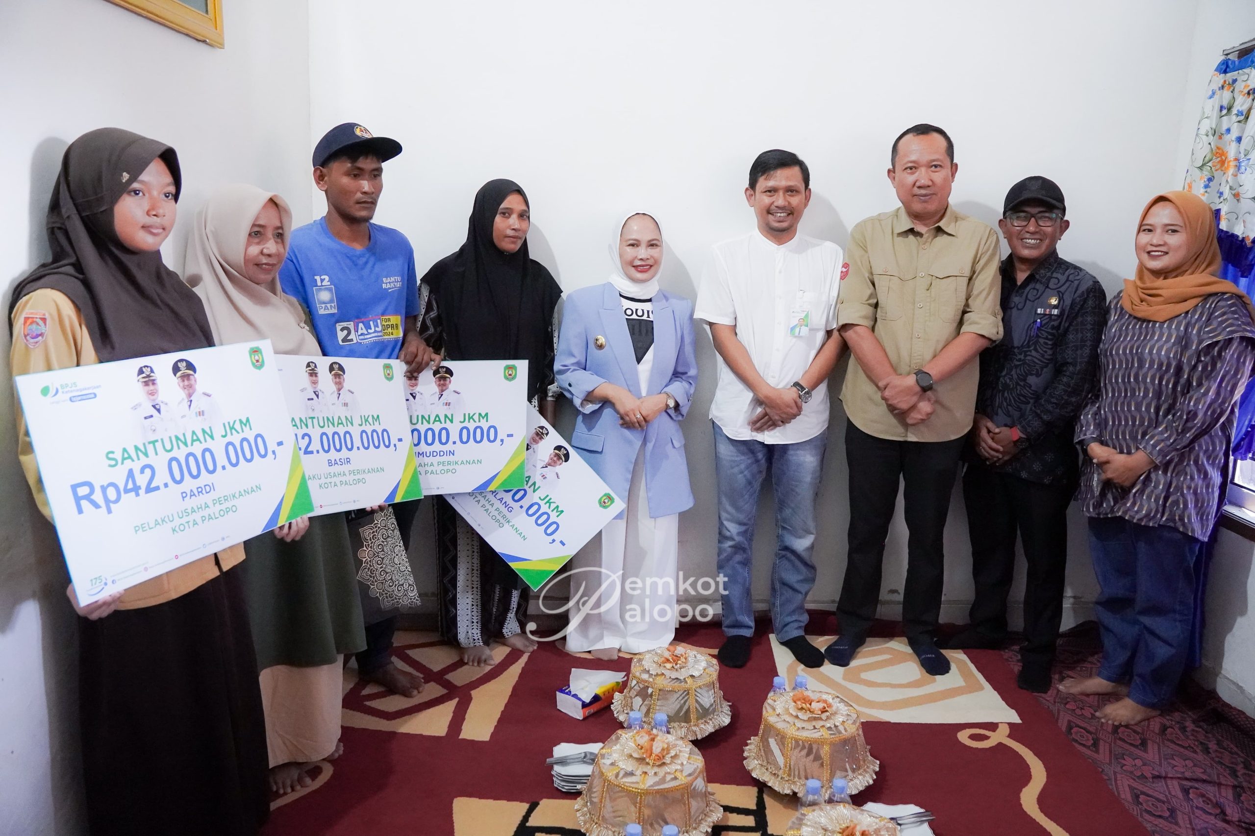 Wali Kota Palopo Serahkan Santunan JKM BPJS Ketenagakerjaan kepada Ahli Waris - LiteX