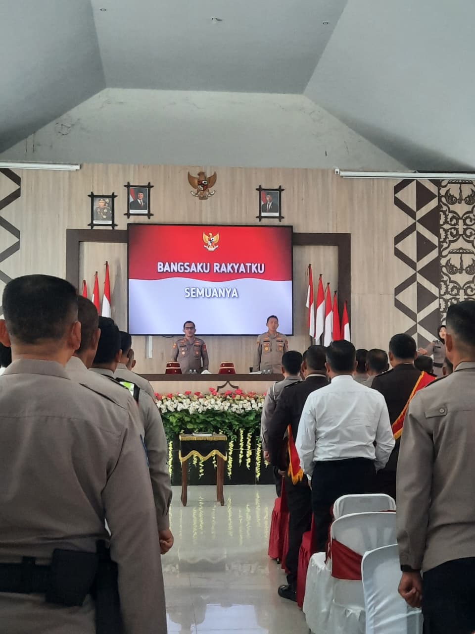 Suasana penyambutan Kapolres Luwu yang baru di Mapolres Luwu.