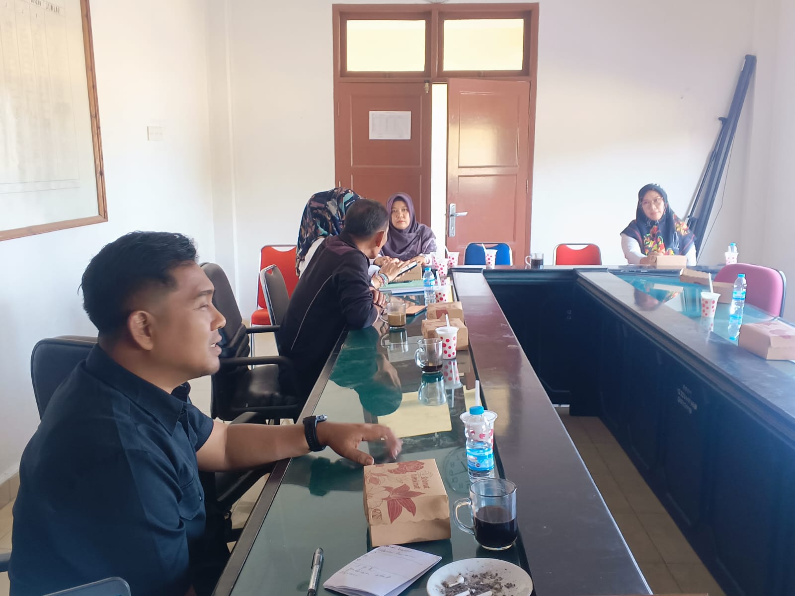 Suasana Rapat Dengar Pendapat Komisi II DPRD Luwu bersama Dinas Pariwisata, Rabu (19/8/2026), yang membahas arah kebijakan serta pengelolaan destinasi wisata di Kabupaten Luwu.